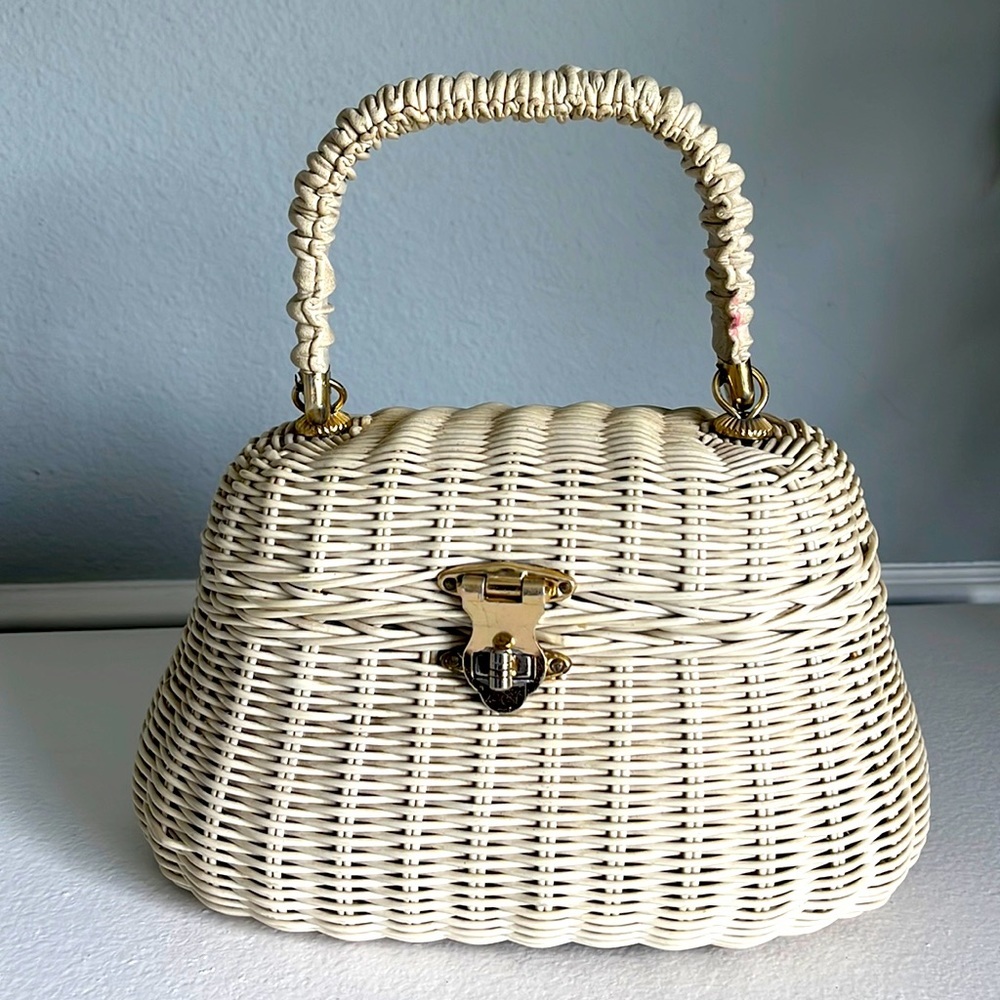 - Vintage Rattan and leather Crème color Handbag
